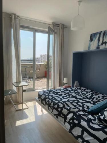 Bagneux Apartment | Superbe chambre PS1-C2 avec terrasse, clim optionnel