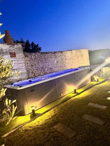 Neris-les-Bains House | Superbe Loft Spa Jacuzzi Cinema