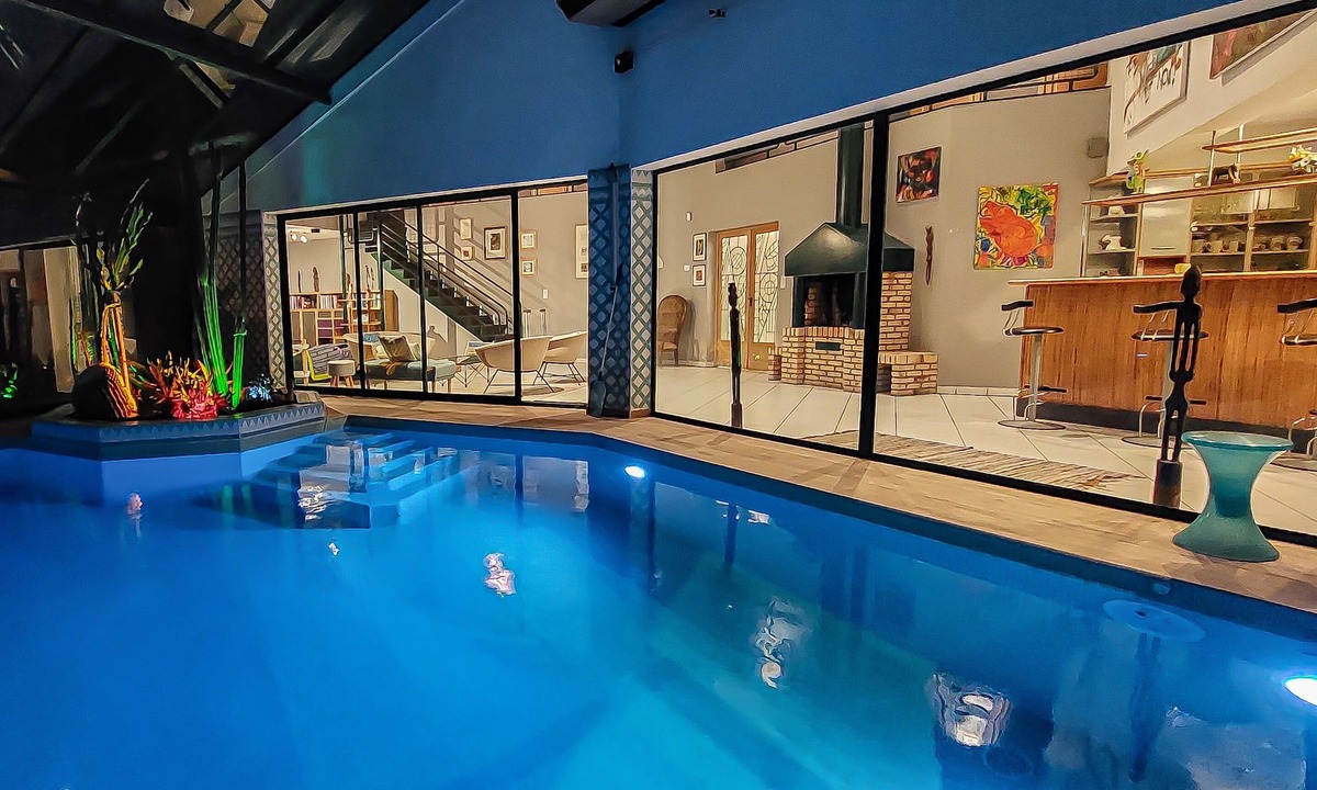 Port House | Superbe Maison en Bord de mer Avec Piscine Intérieure Chauffée