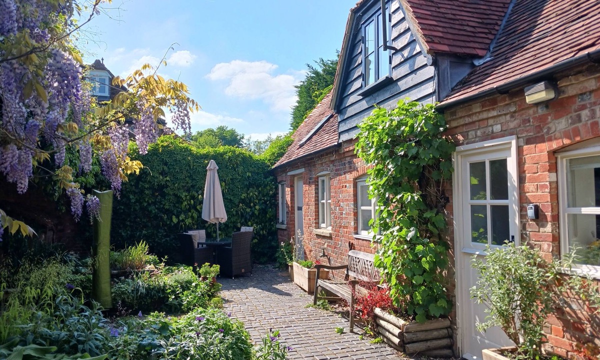 Wallingford Cottage | Superbly converted stables in beautiful countryside