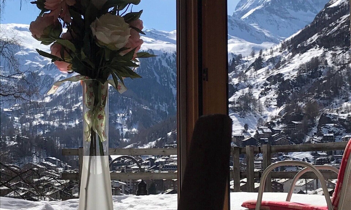 Zermatt Ski Chalet | Superior 4*Apt, direct access, no steps, great views, quiet area, fast WiFi