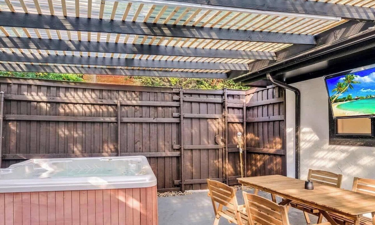 Northwest Dallas House | Superior 4BR/2B Home with Hot Tub & Grill