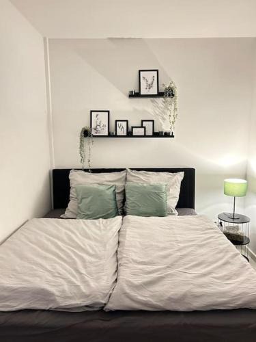 Elmshorn Apartment | Superior - Central Rooftop - 20min to Hamburg