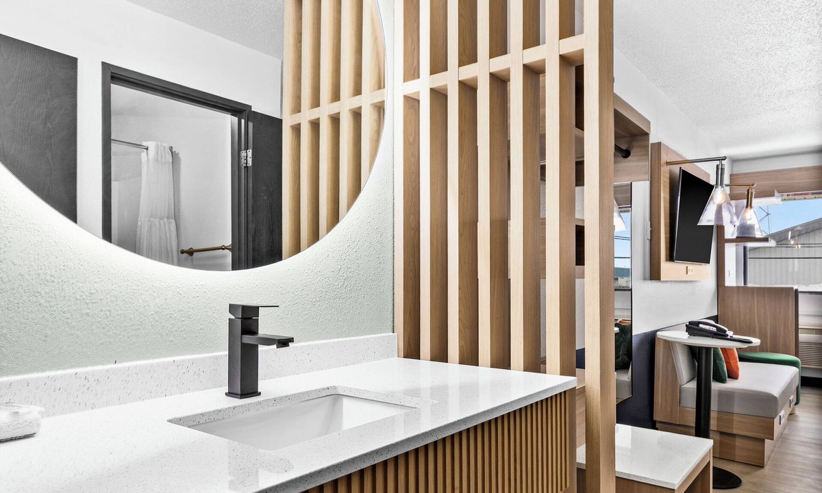 Superior Hotel | Superior & Sage Hotel