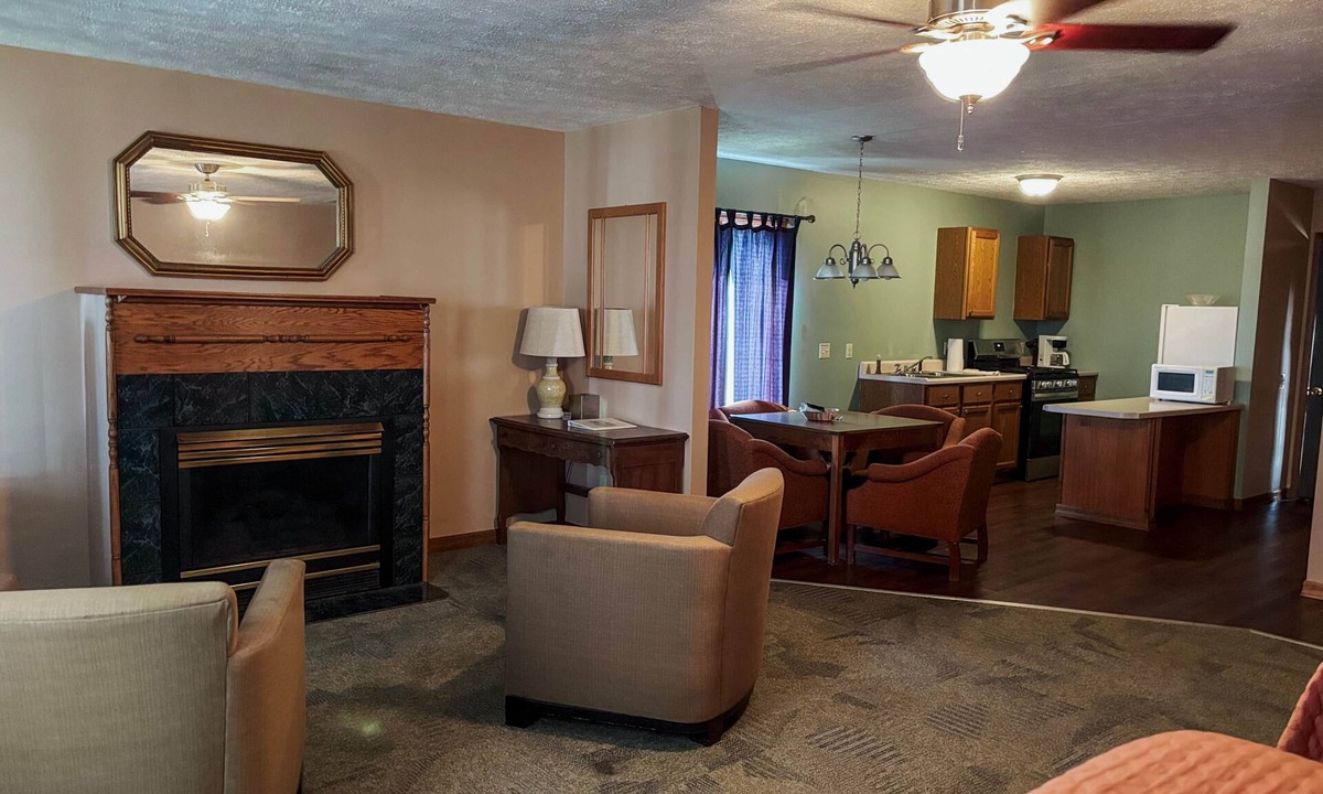 Golconda House | Superior Suite w/Full Kitchen on the Bluff