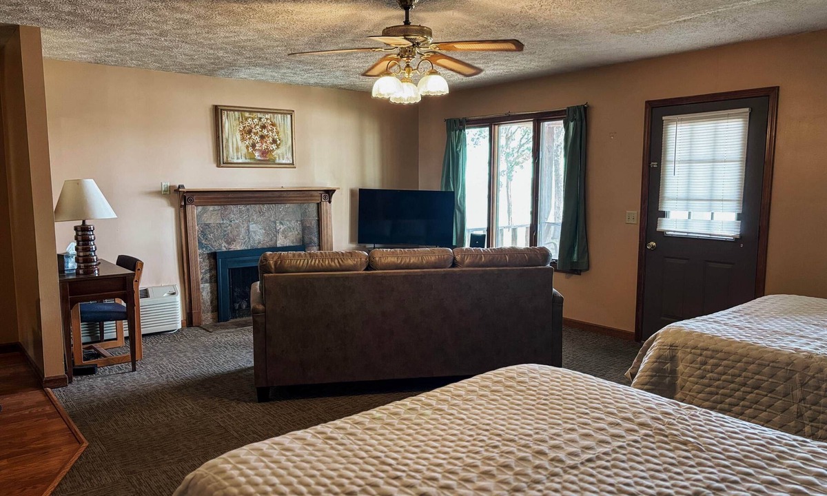 Golconda House | Superior Suite- Peaceful Retreat on the River