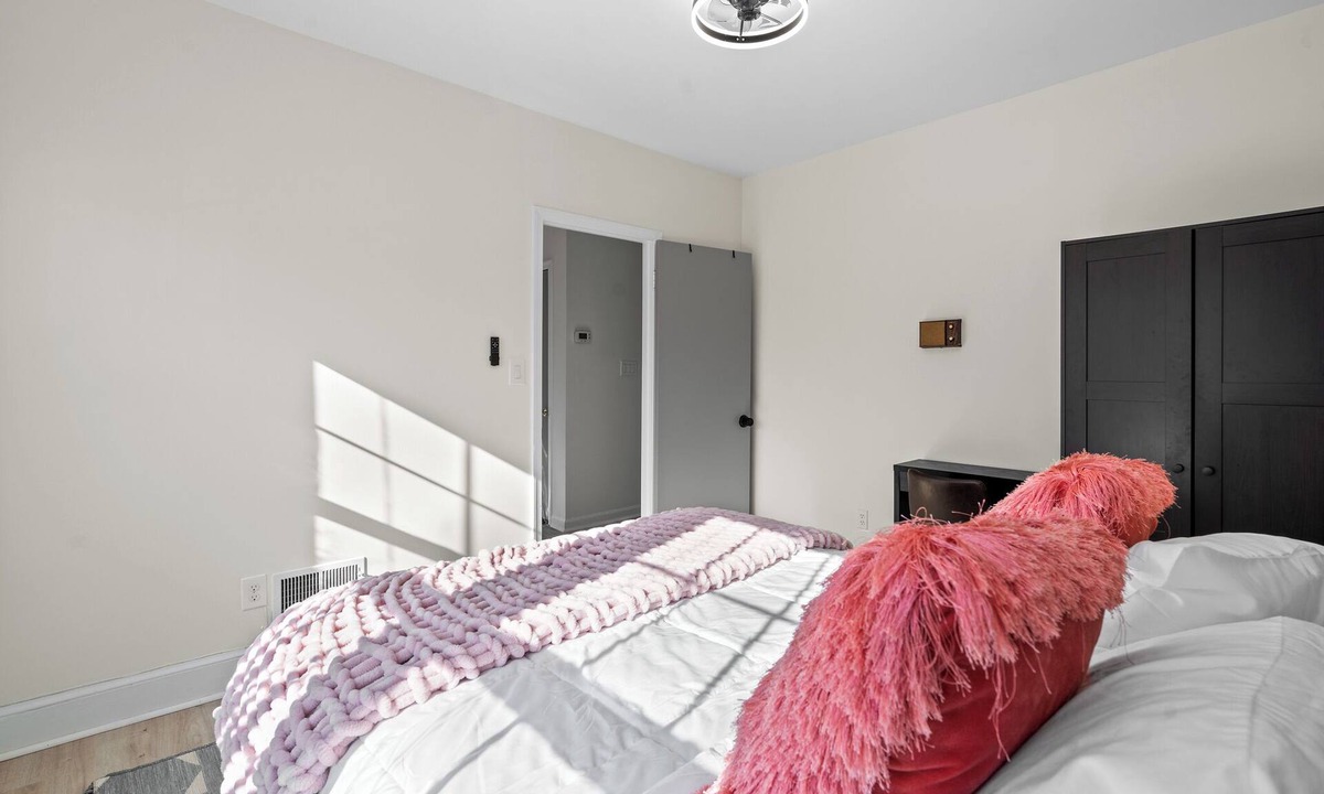 Fort Washington Villa | SuperLocation NationalHarbor near Gaylord MGM hotels- 6 bedrooms with BBQ Garden