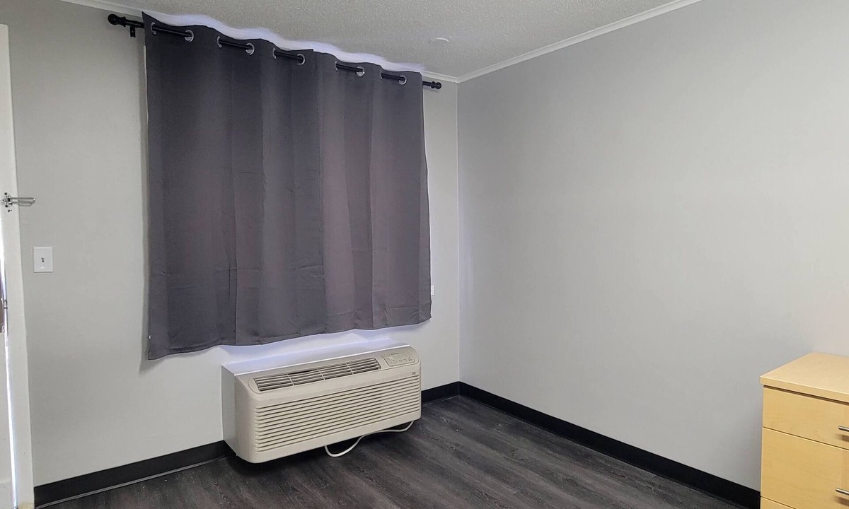 New Castle Hotel | Superlodge