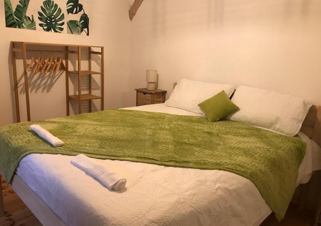 Villefort Apartment | Sur les rochers du lac & location-rando en VTT