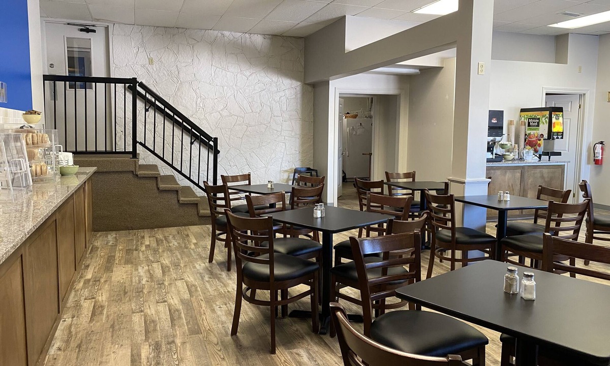 Brockville Hotel | SureStay by Best Western Brockville