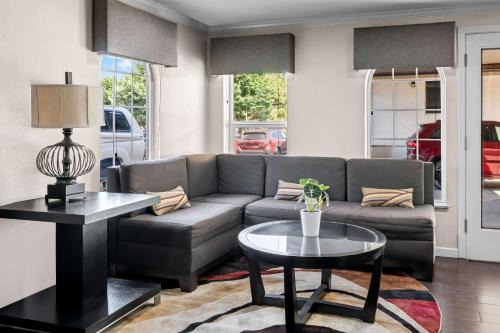 Lakeview Hotel | SureStay by Best Western Lakeview