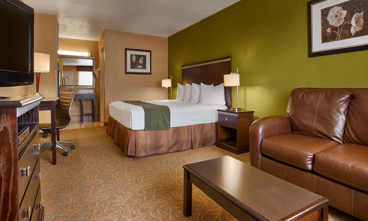 Floresville Hotel | SureStay Hotel by Best Western Floresville