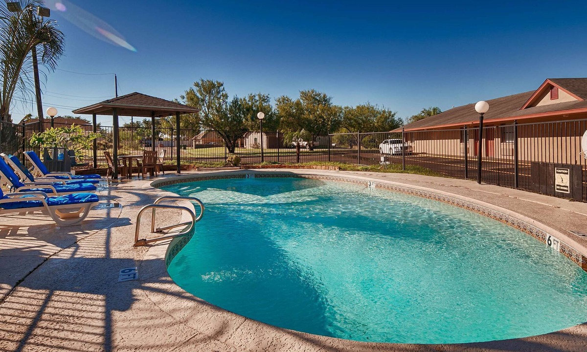 Falcon Lake Estates Hotel | SureStay Hotel by Best Western Zapata