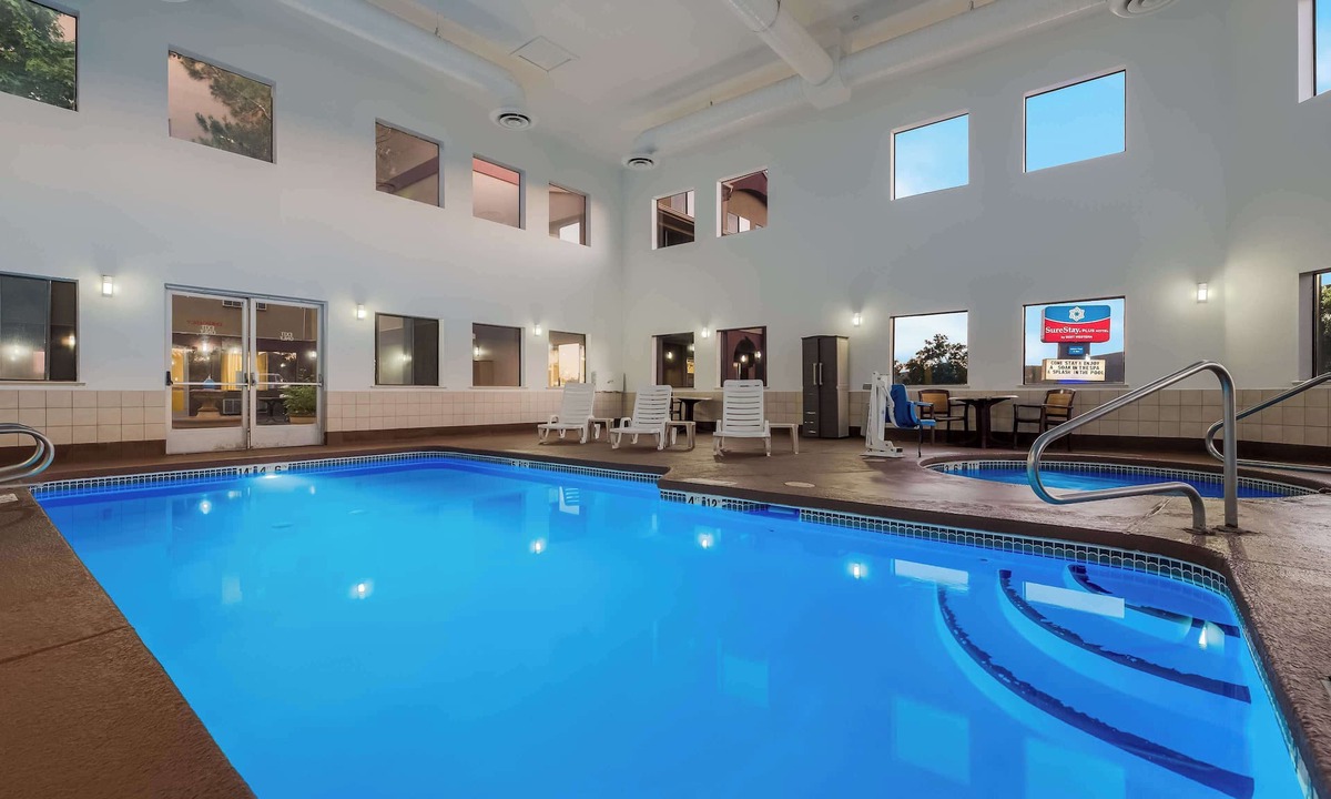 Tyrone Hotel | SureStay Plus Hotel by Best Western Silver City