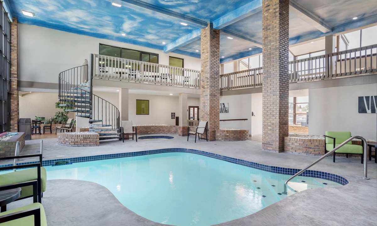 Greenwood Hotel | SureStay Plus Hotel by Best Western Greenwood