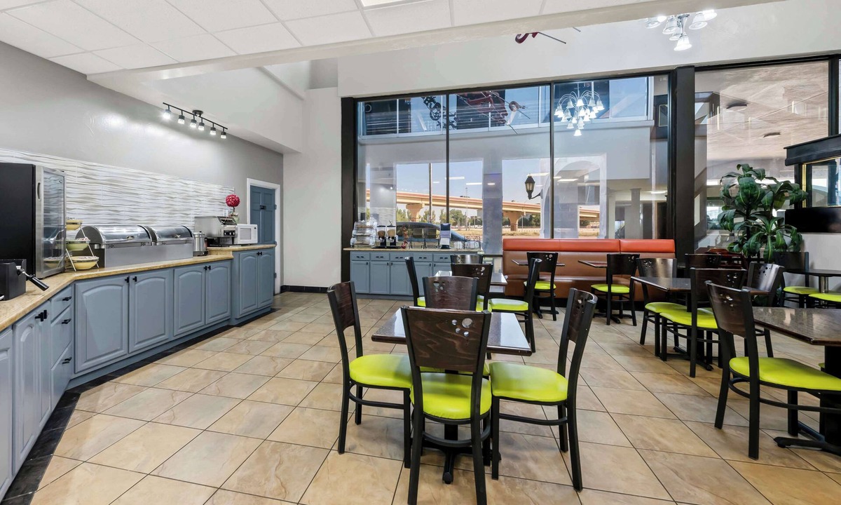 Lubbock Hotel | SureStay Plus Hotel by Best Western Lubbock Medical Center