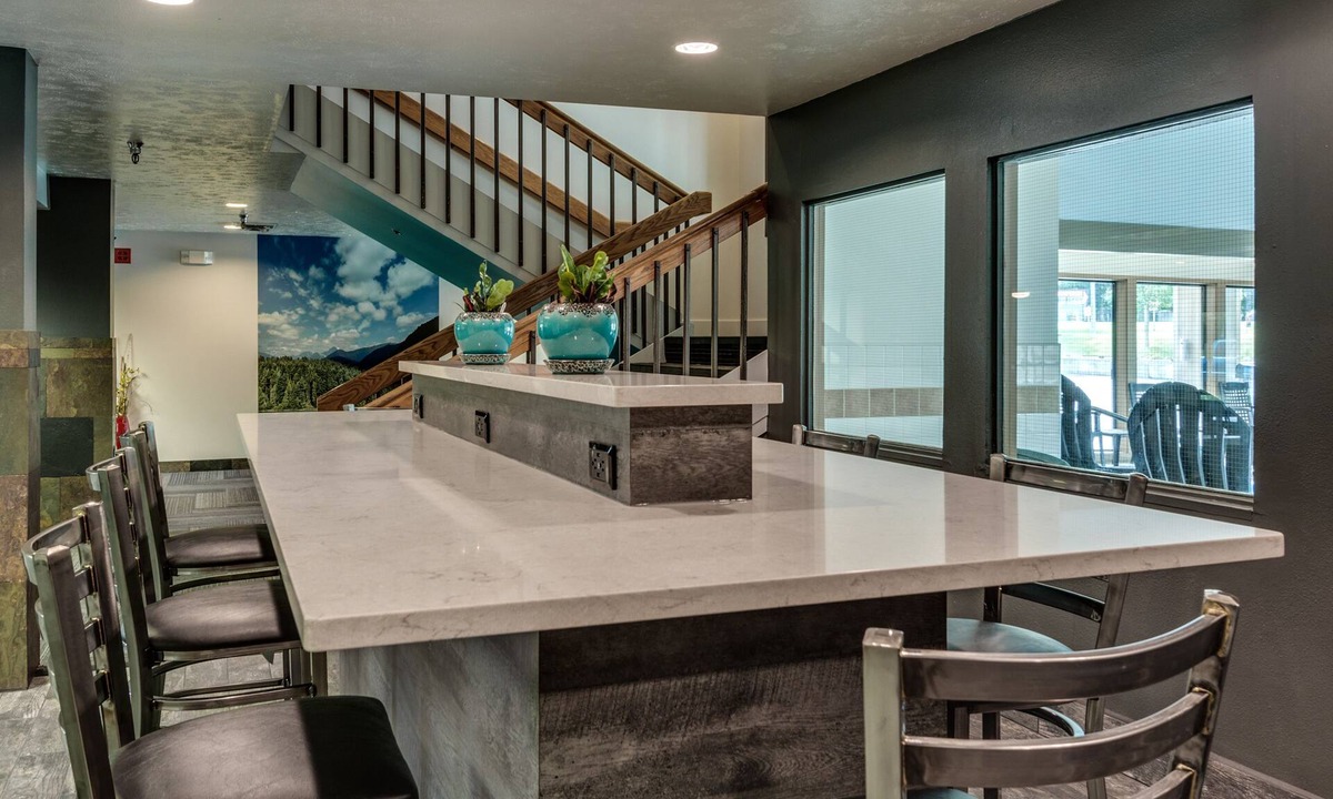 Post Falls Hotel | SureStay Plus Hotel by Best Western Post Falls