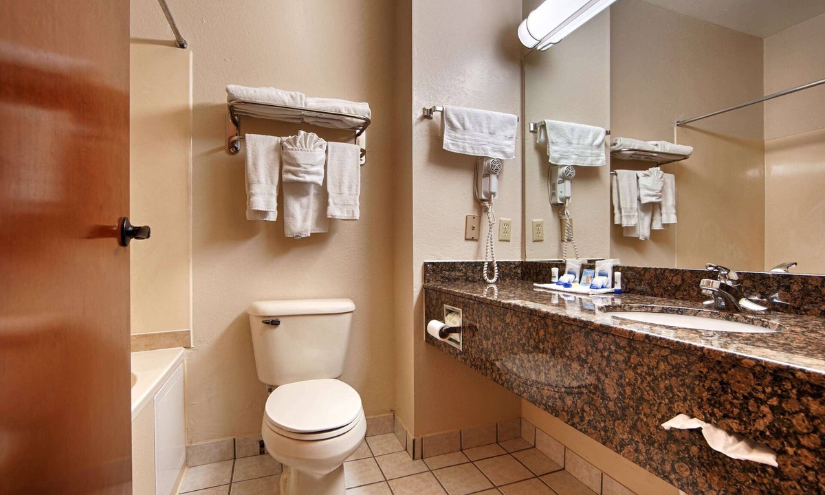 Edmond Hotel | SureStay Plus Hotel by Best Western Edmond
