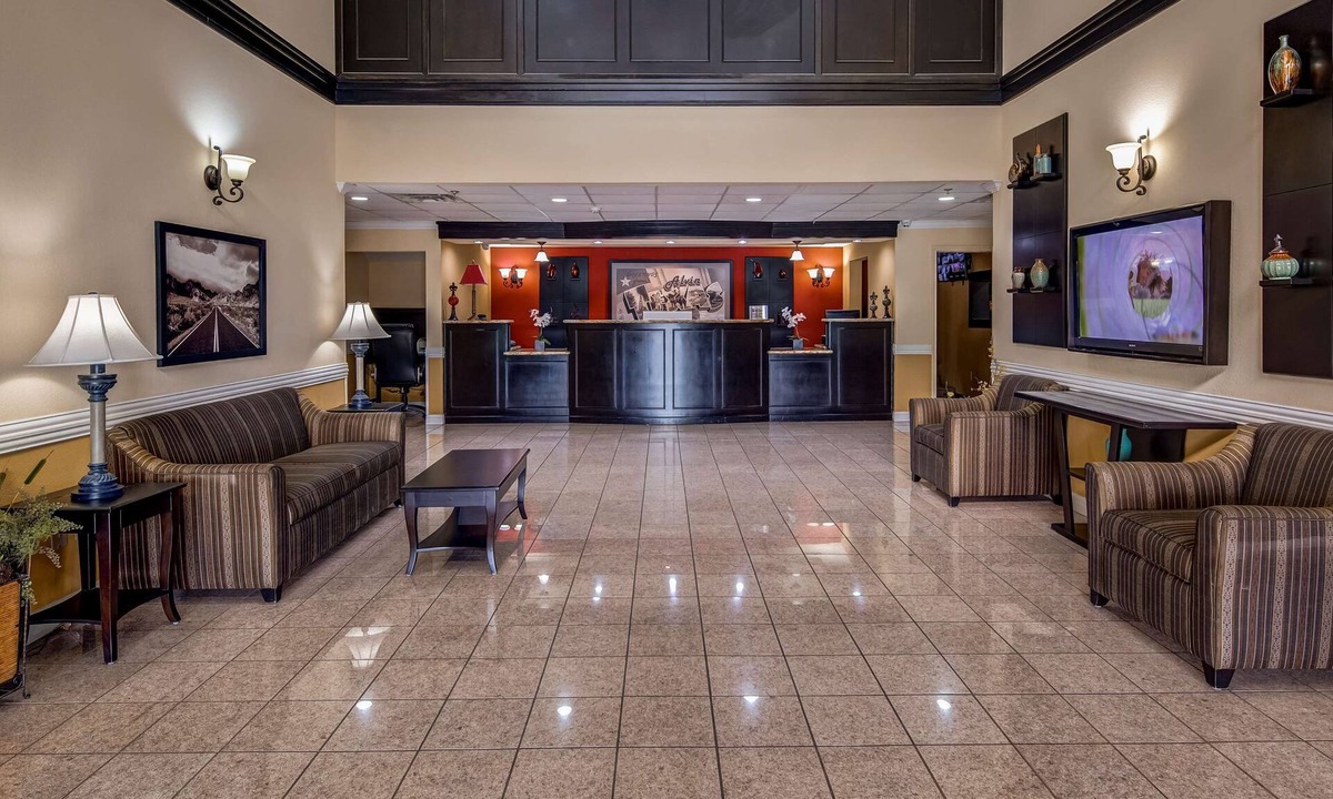 Alvin Hotel | SureStay Plus Hotel by Best Western Alvin