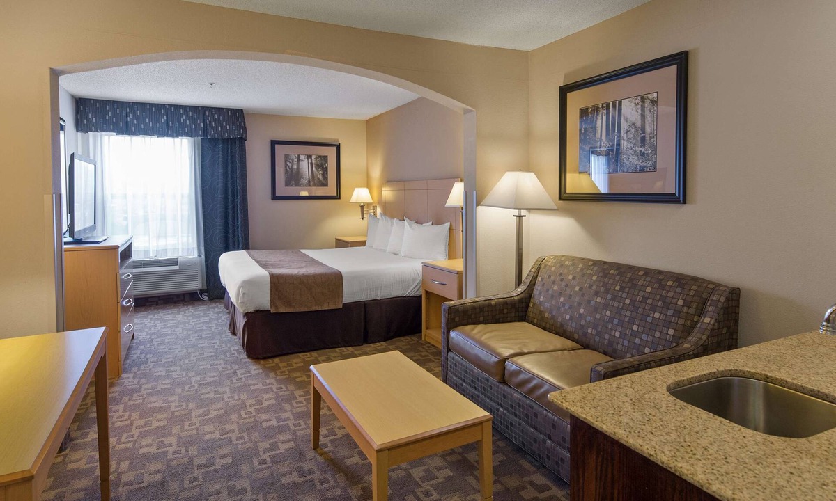 Roanoke Rapids Hotel | SureStay Plus Hotel by Best Western Roanoke Rapids I-95