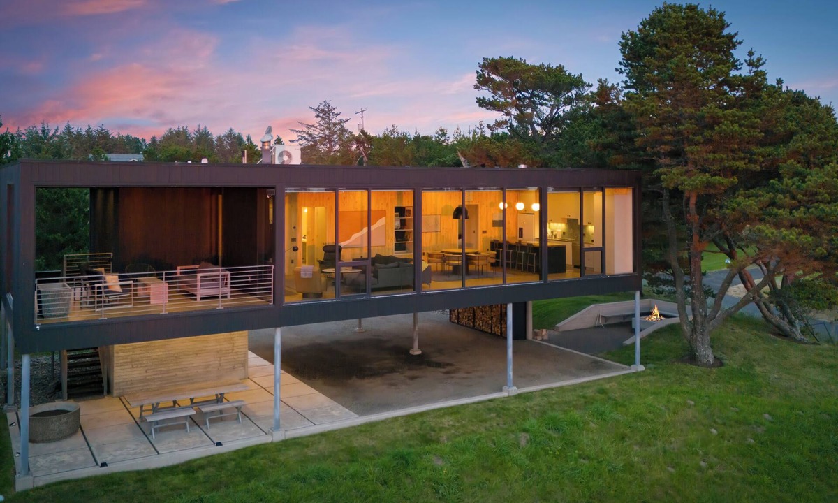 Surf Pines House | Surf Pines/Ocean Views, Fire Pit & Fireplace