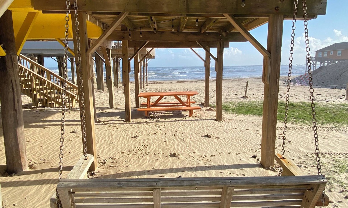 Surfside Beach House | Surf Rider - cozy modern cottage. Steps to the Beach!