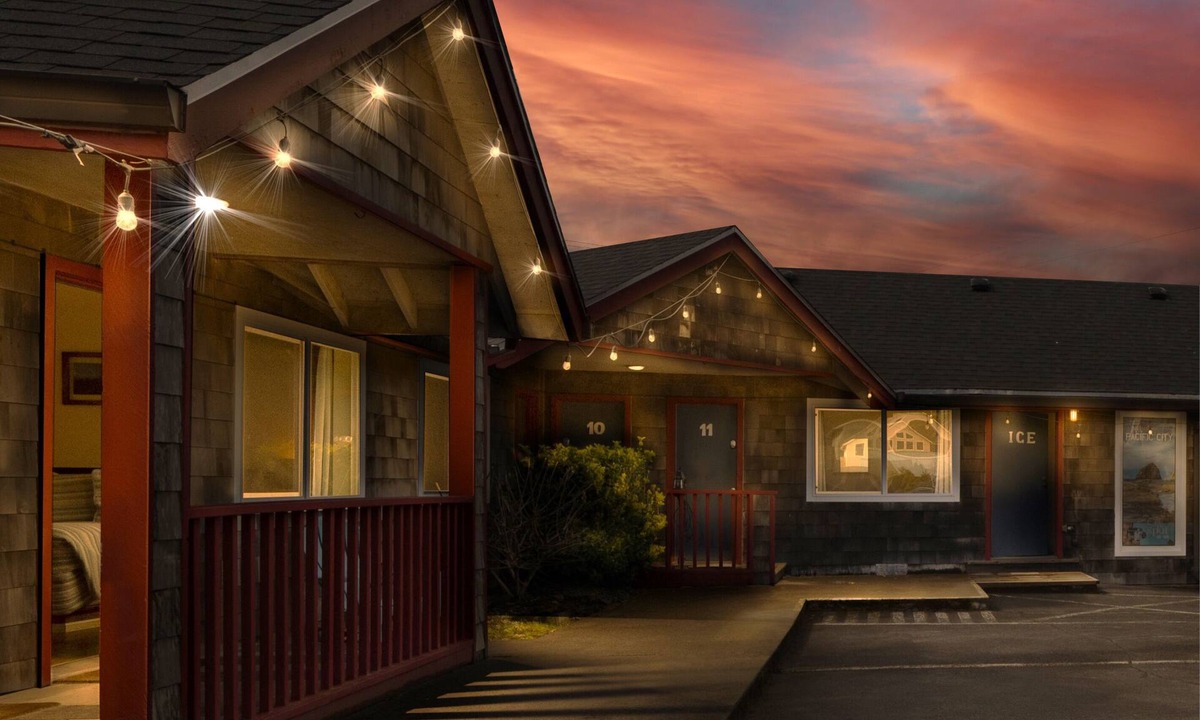 Pacific City Hotel | Surf & Sand Inn