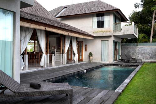 Kerobokan Hotel | Surflodge Limasan Bali