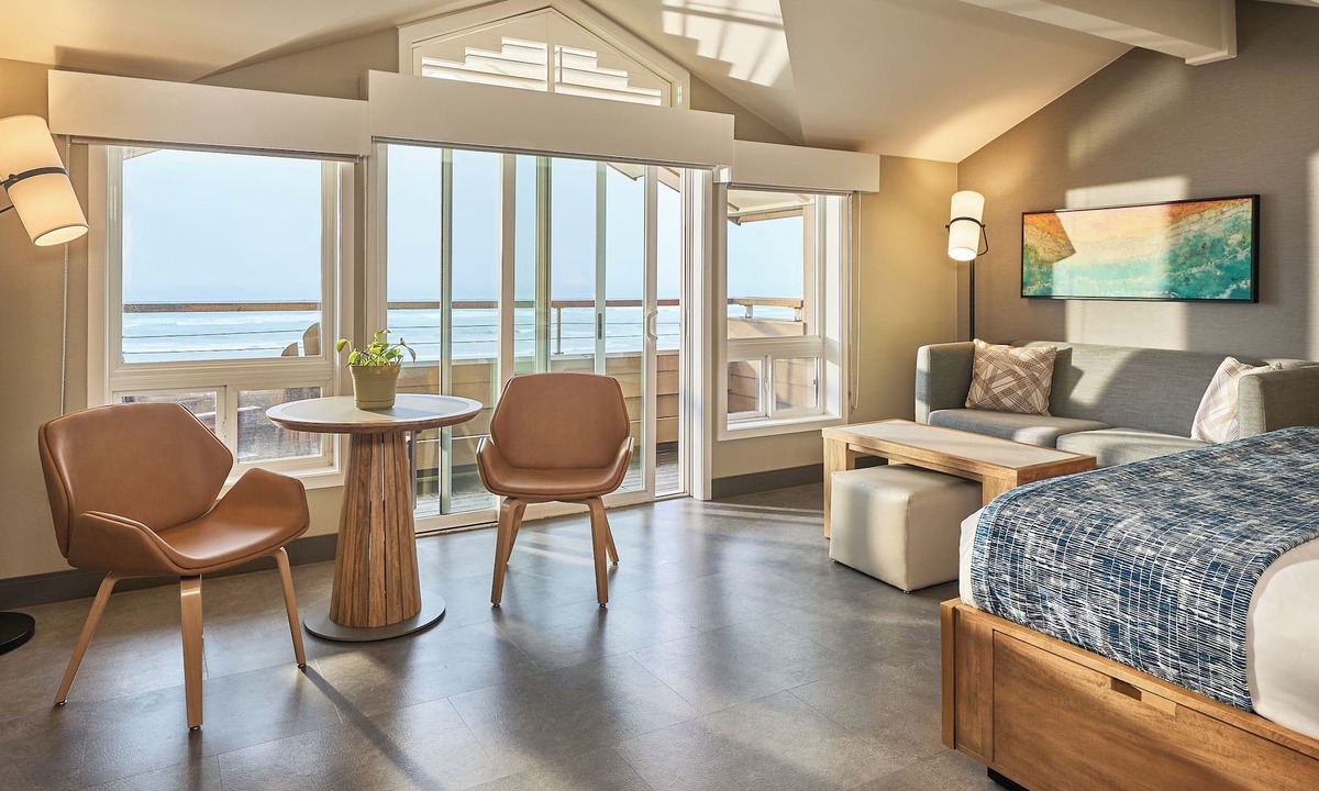 Downtown Cannon Beach Hotel | Surfsand Resort