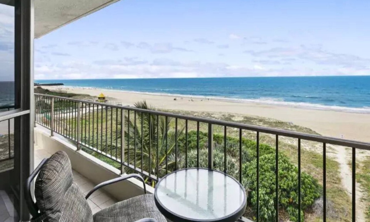 Palm Beach Apartment | Surfside 14 - Fabulous Views Right on the Beach