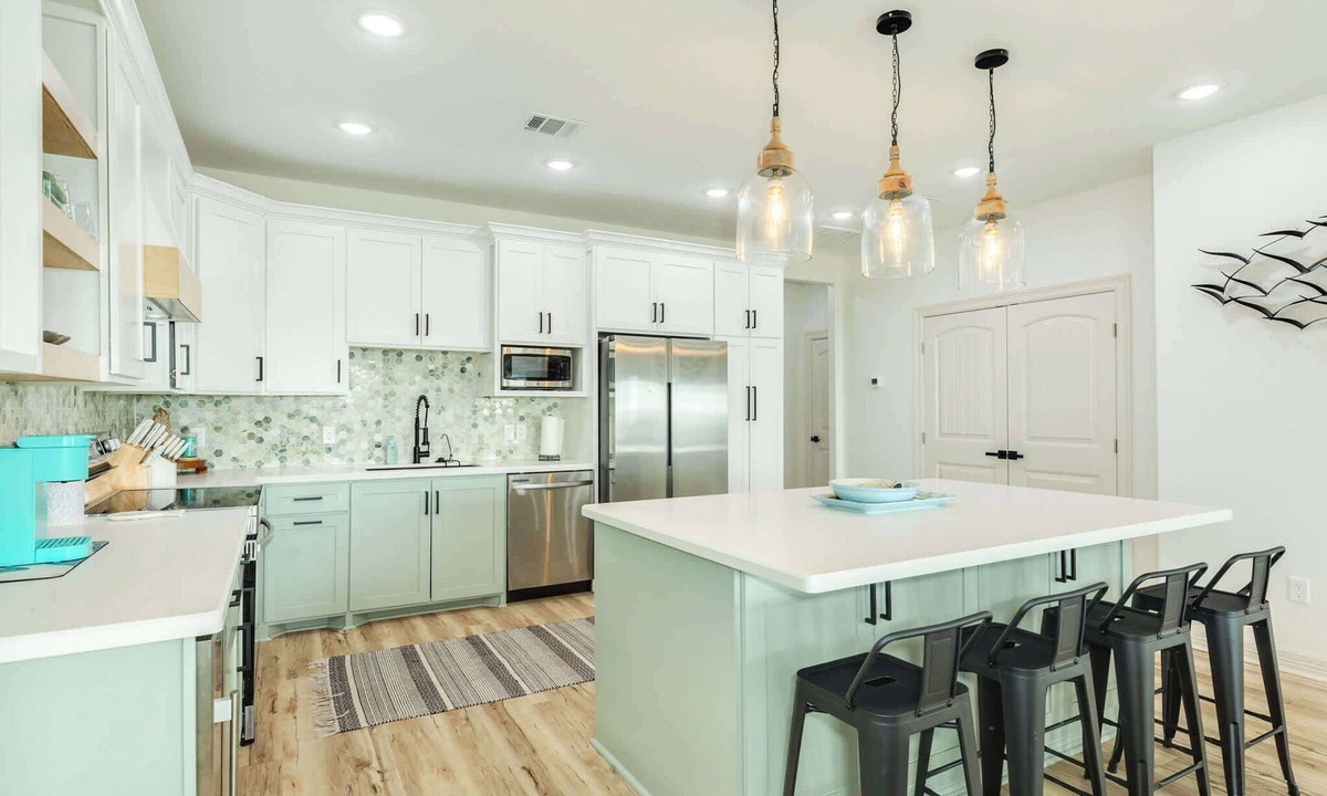Surfside Beach House | Surfside Beach Bliss: Steps to Sand & Stunning Views!