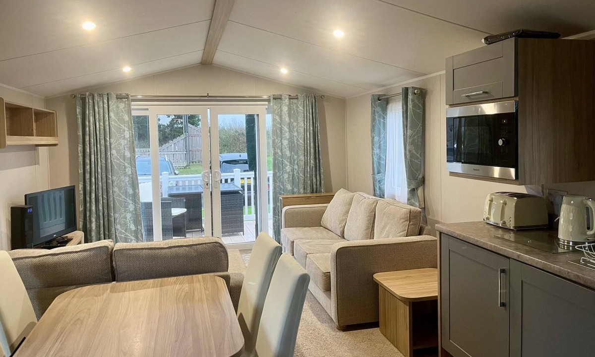 Cayton Bay Apartment | Surfside Bliss - Cayton Bay Park caravan