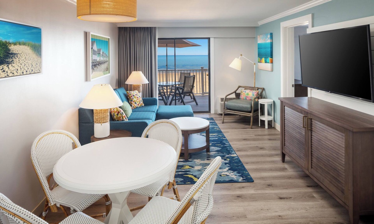 Commercial Street Hotel | Surfside Hotel and Suites