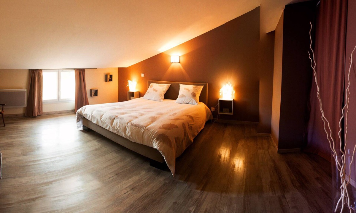 Saint-Bonnet-du-Gard Apartment | 'SURRENDER' THIS BEAUTIFUL COSY BED & LIGHT WILL SPELL