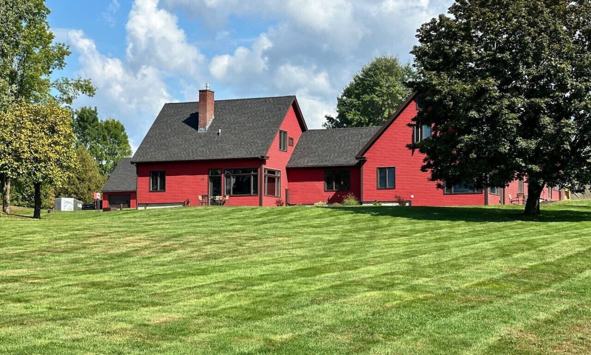 Waterbury Center Apartment | Suss View Suites-Nicols Ledge.