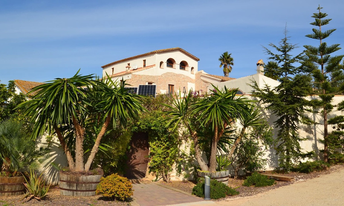La Bisbal del Penedes Cottage | Sustainable Farmhouse from the XVII century surrounded by Penedès wineyards, with private pool