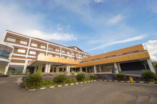 Kotamobagu Hotel | Sutan Raja Hotel & Convention Centre Kotamobagu