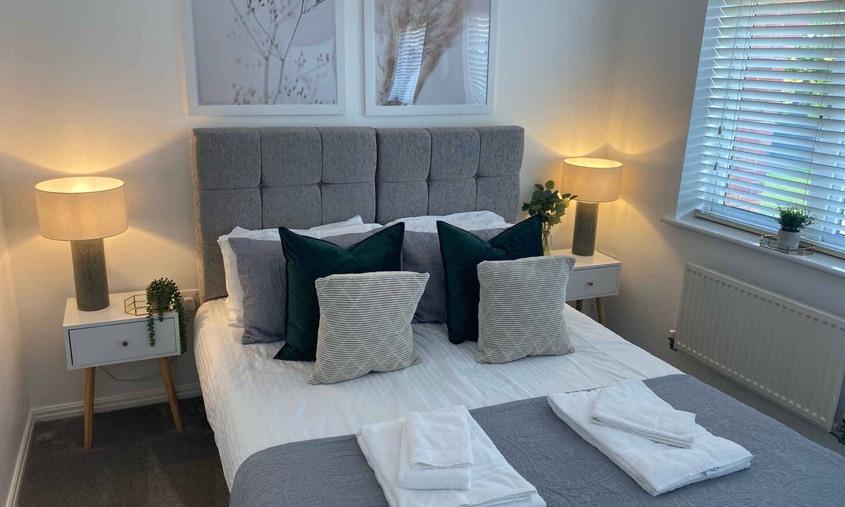 Thatto Heath Cabin | Sutton Heath Lodge