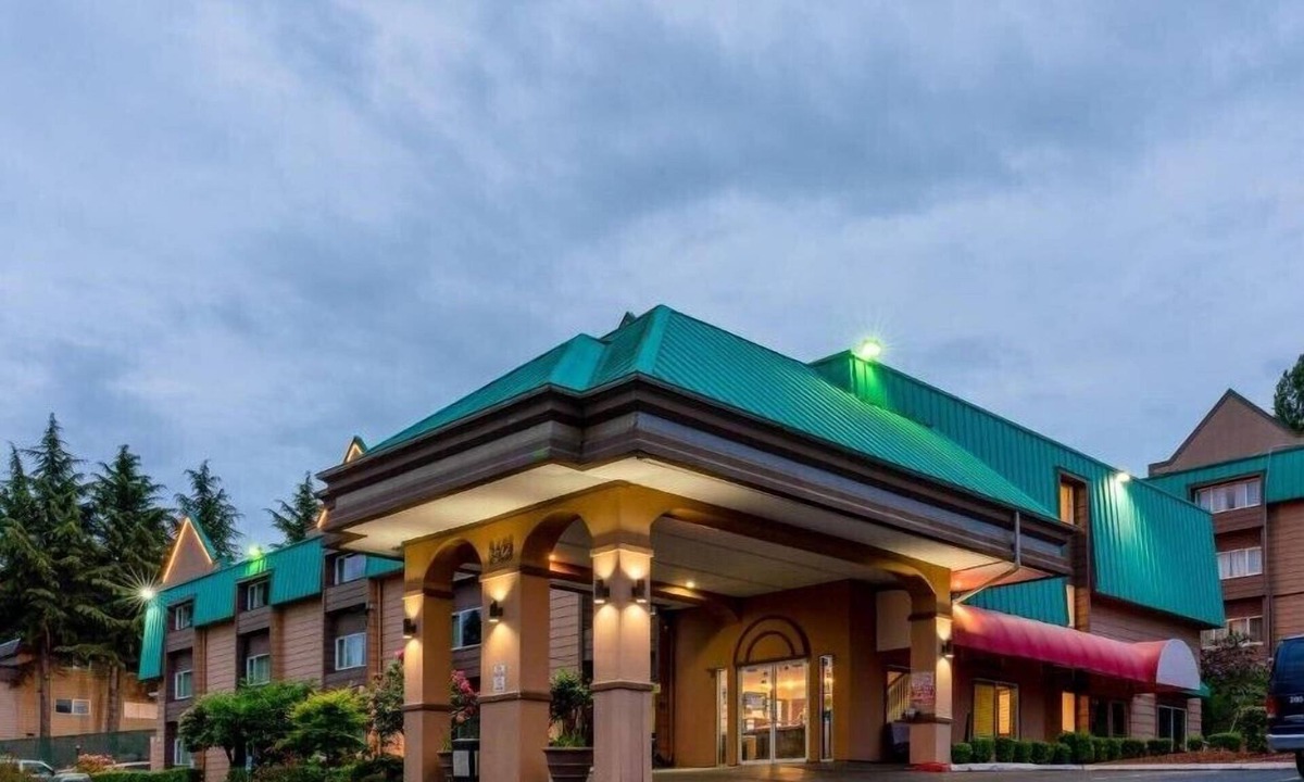 SeaTac Hotel | Sutton Suites Hotel