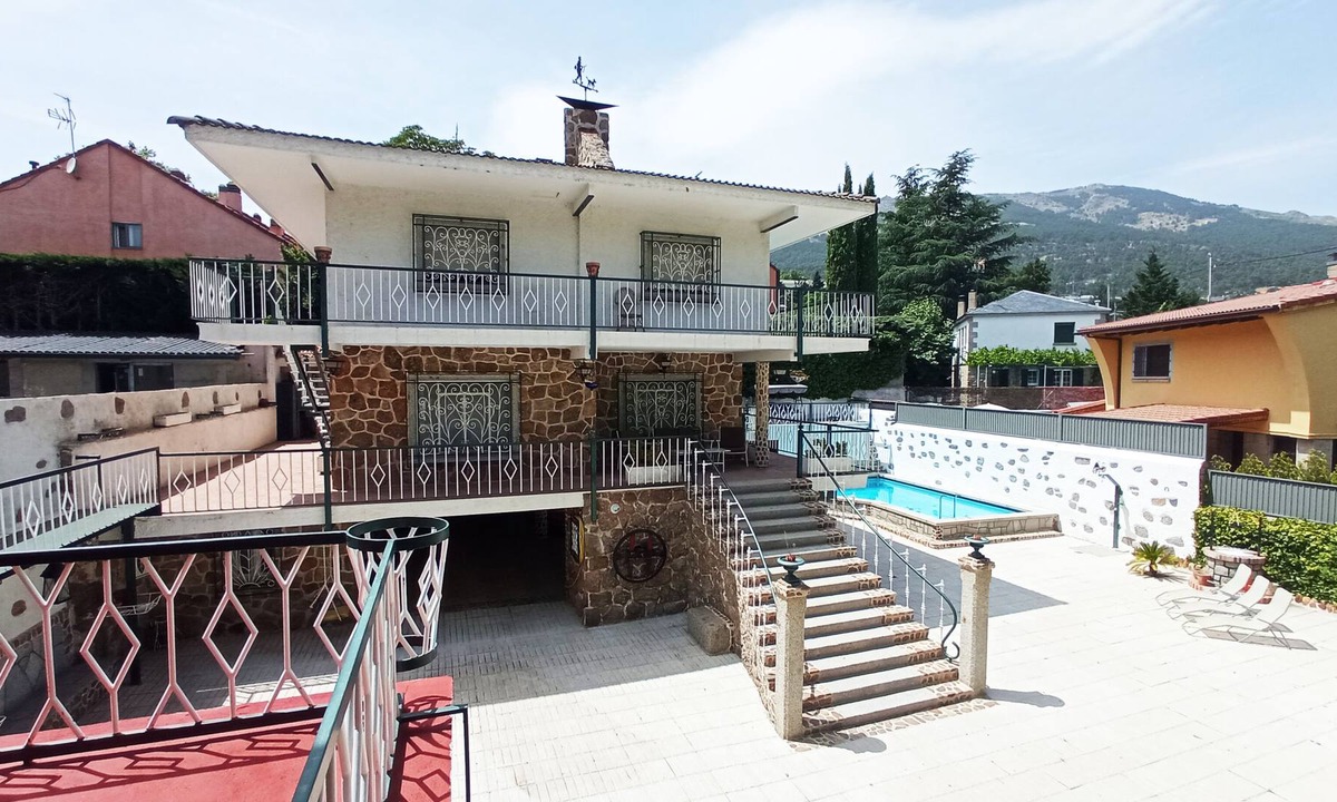 Valdesqui Ski Chalet | SUYOLUCE, villa with private pool * El Escorial *