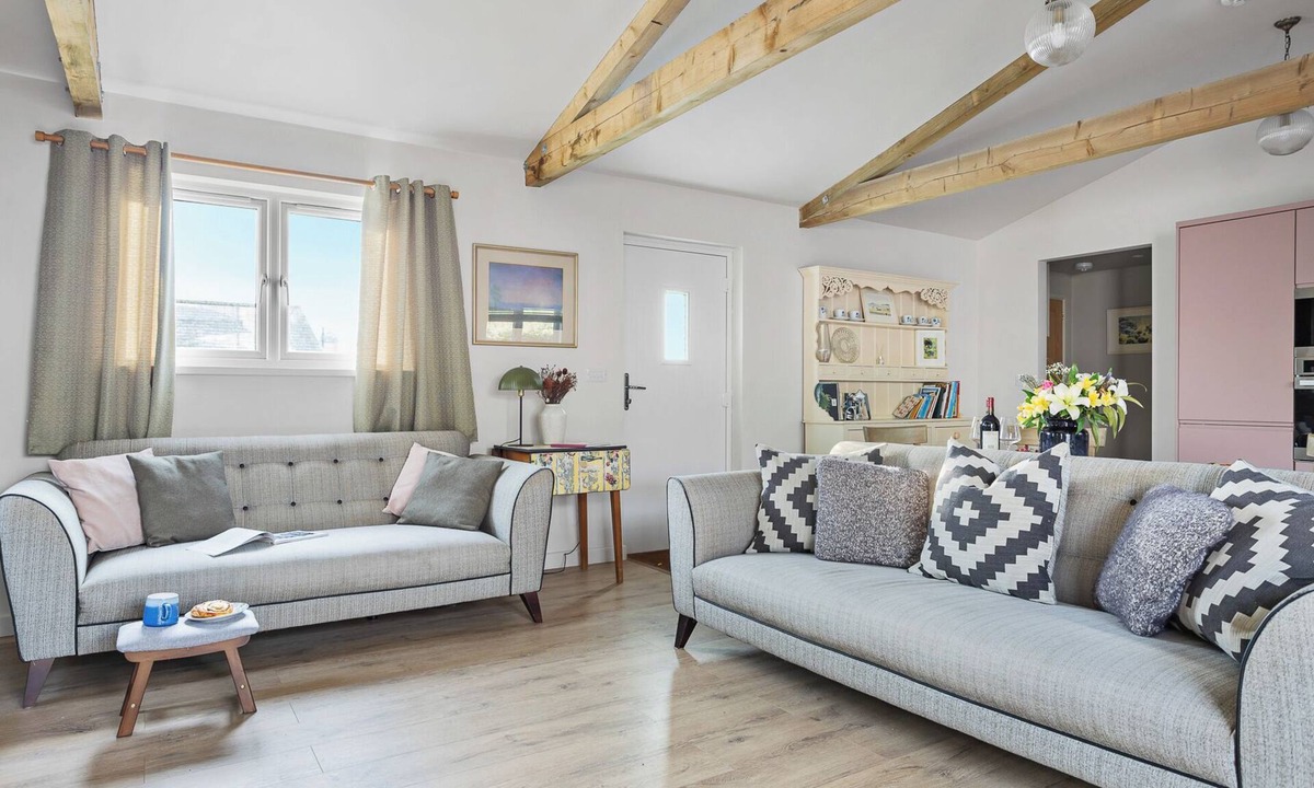 Burgh Island House | Swallow barn | 2 bed in tranquil setting | Surfing