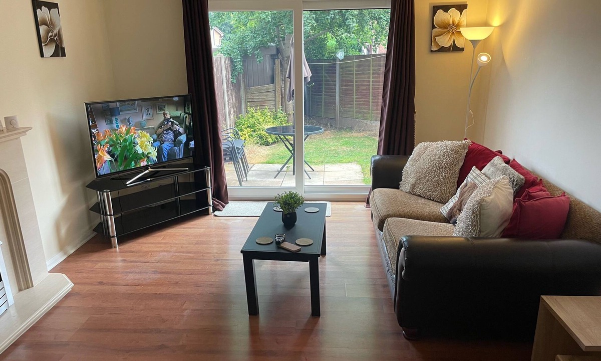 Forsbrook House | Swallow Close Popular 3 Bed Location