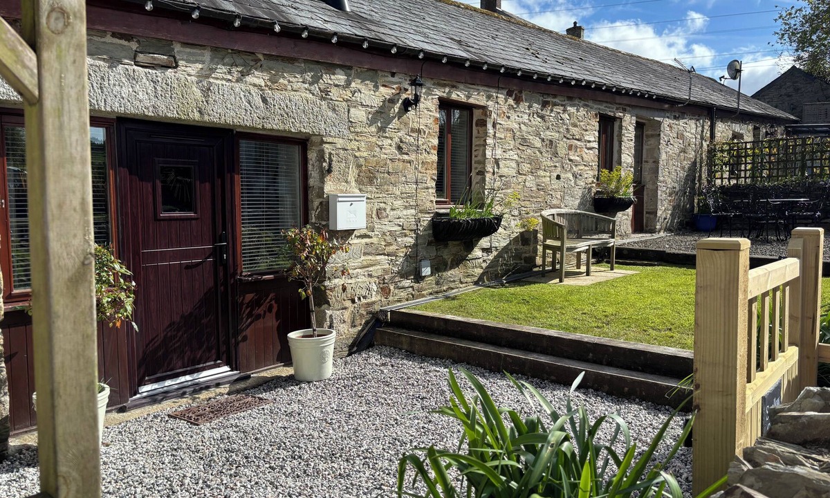 Lower Trengale House | Swallow Cottage Cornwallnn