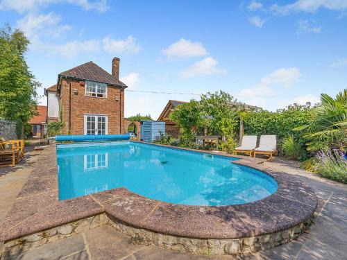 Stalisfield House | Swallow - Uk50155