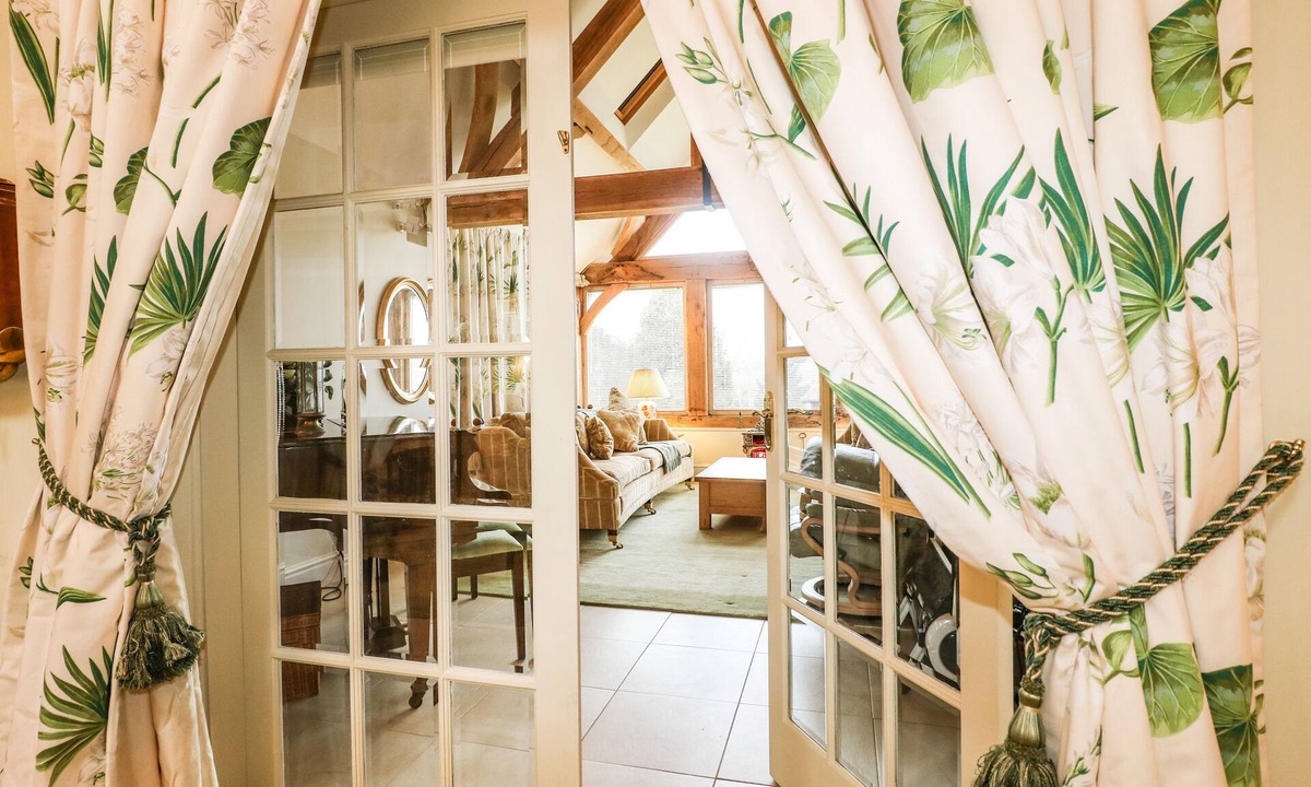 Holymoorside Cottage | Swallows Barn