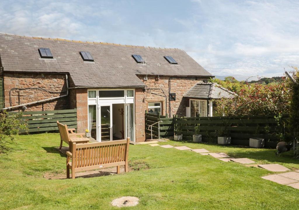 Carlisle House | Swallows Nest