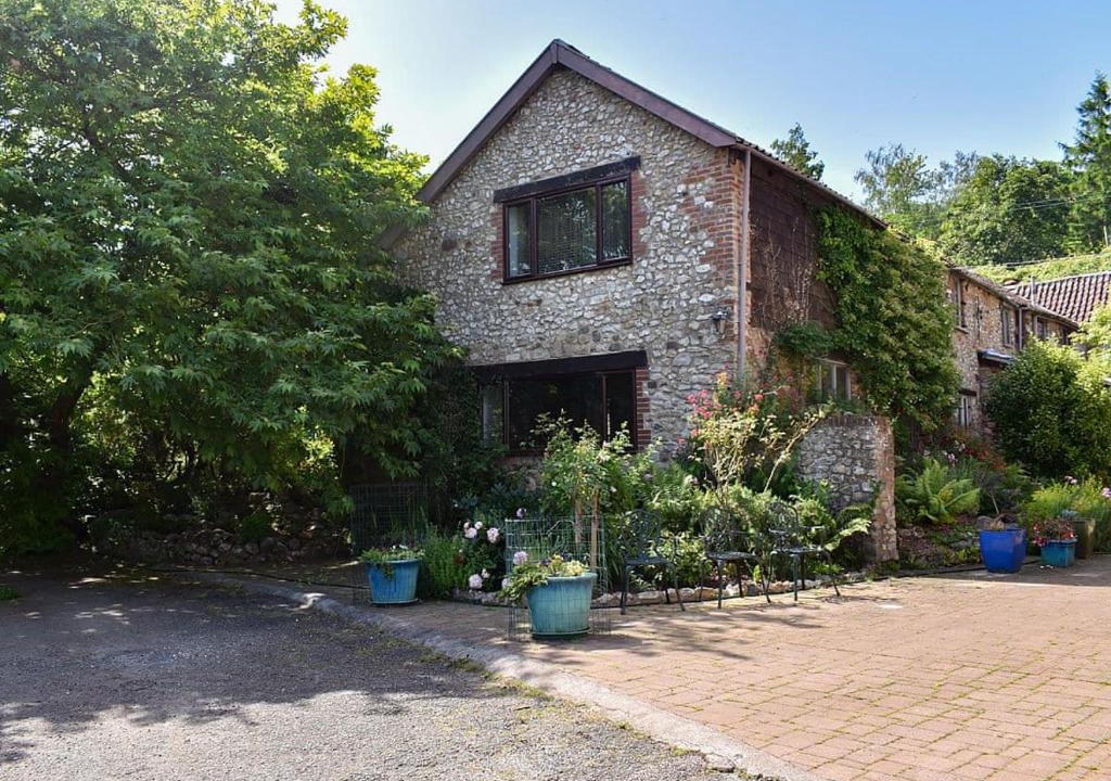 Ebford House | Swallows Nest - UK12253