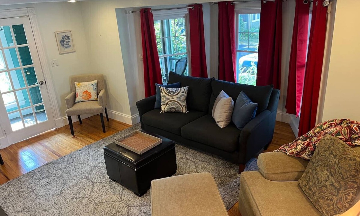 Swampscott Apartment | Swampscott! Walk Dtwn and beach