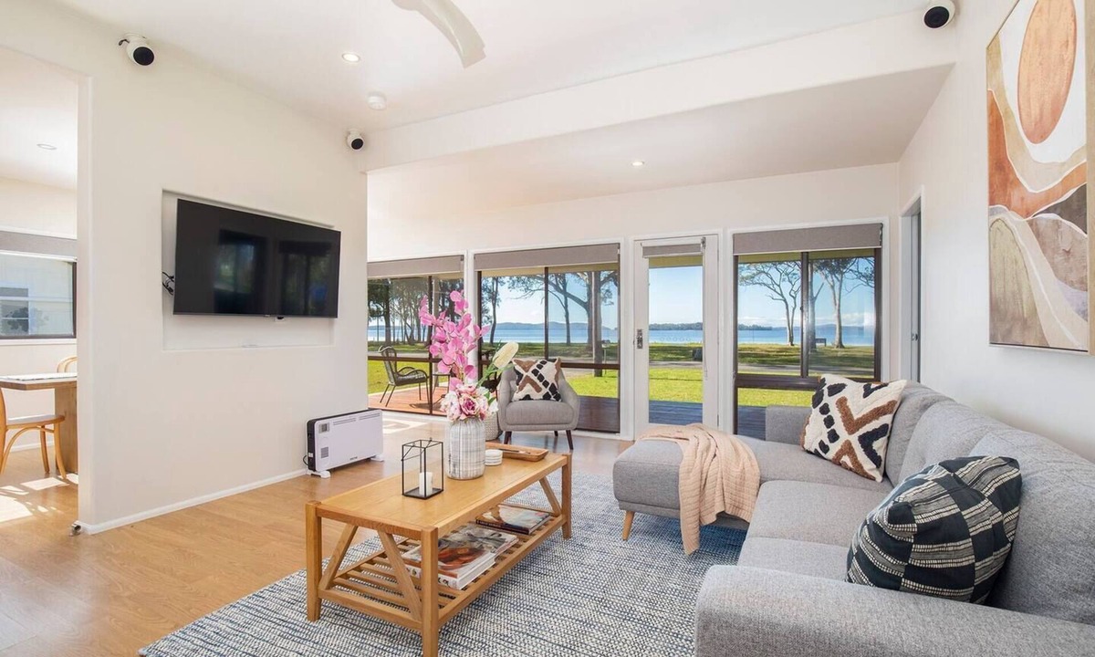 Swan Bay Cottage | Swan Cottage Port Stephens Waterfront Solace