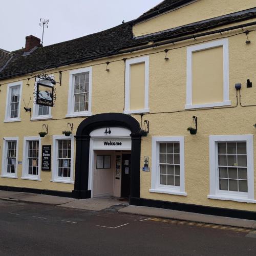 Ozleworth Hotel | Swan Hotel
